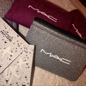 MAC Cosmetics Zip Pouch (silver) with samples